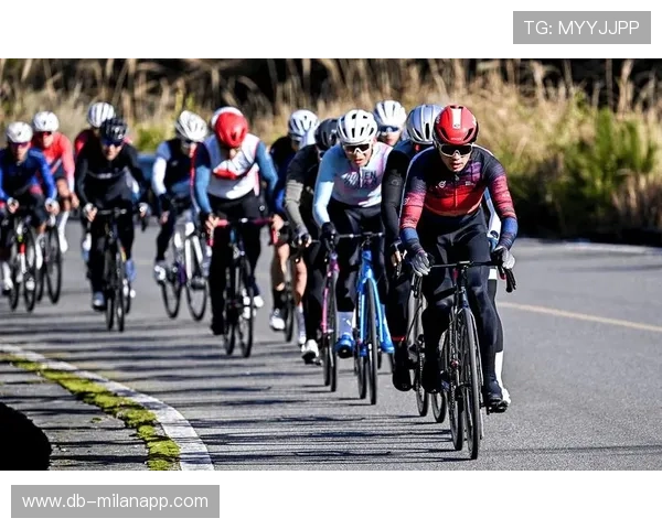 _虚拟实境自行车赛：穿越全球名胜_，驾驶自行车虚拟